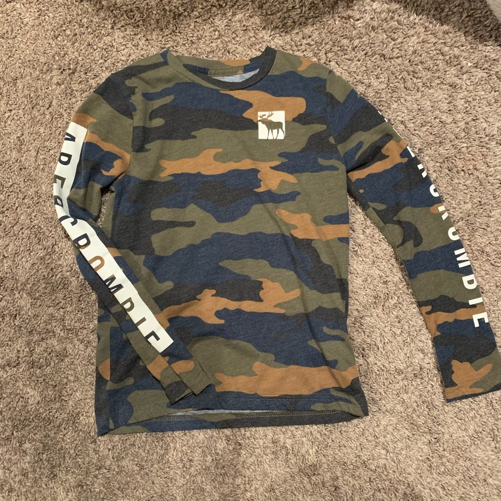 Boy’s Abercrombie tee